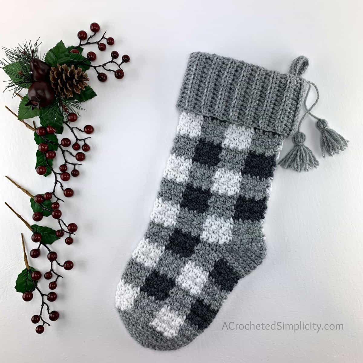 buffalo-plaid-christmas-stocking